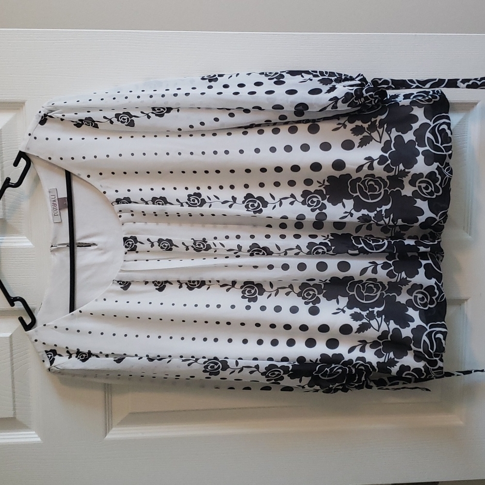 Roz & Ali Flowy Shirt. Large.